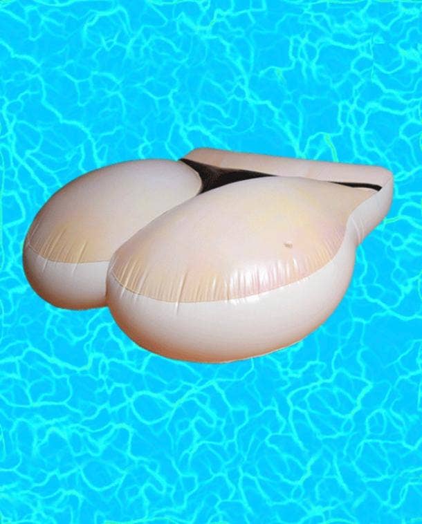 Theres A Giant Pool Float Shaped Like Kim Kardashians Butt—not